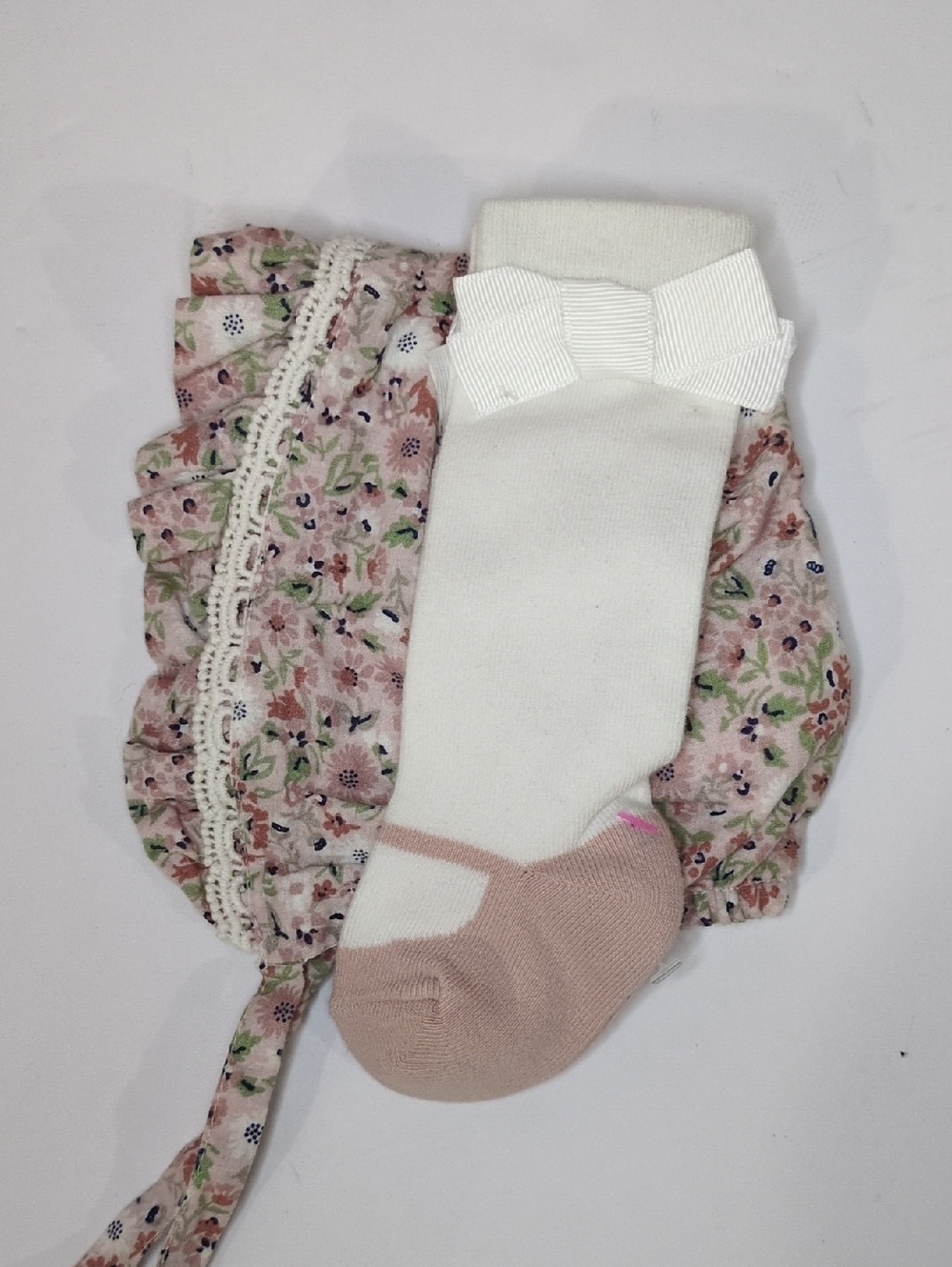 Lace Ruffle Floral Bonnet Vintage Pioneer Retro High Ballet Socks NWT Pink White